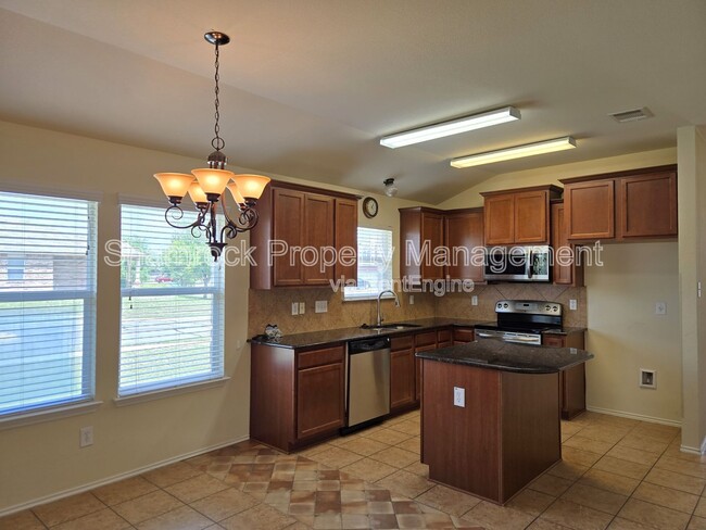 Building Photo - 6701 Tierra Dr
