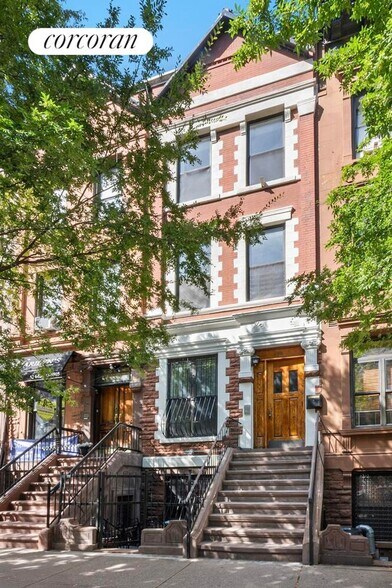 Building Photo - 489 Manhattan Ave