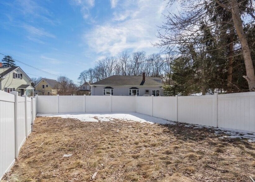 Building Photo - 34 Sparhawk St