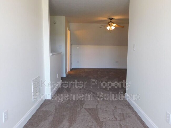 Building Photo - 42 Enchanted View Cir