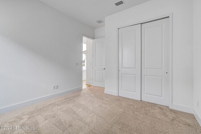 Building Photo - 12113 Bull Pne Blvd