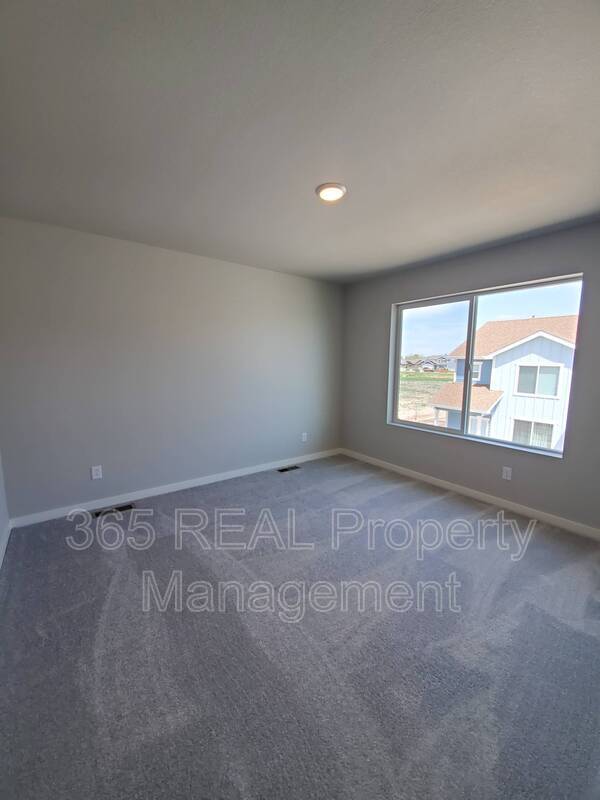 Building Photo - 701 Applegate Trail