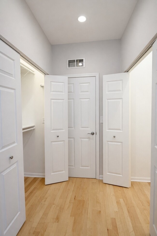 Building Photo - 1351 W Altgeld St