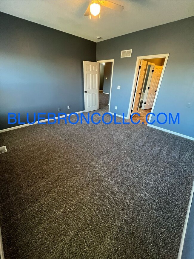 Building Photo - **DECEMBER SPECIAL**  Brand new flooring i...