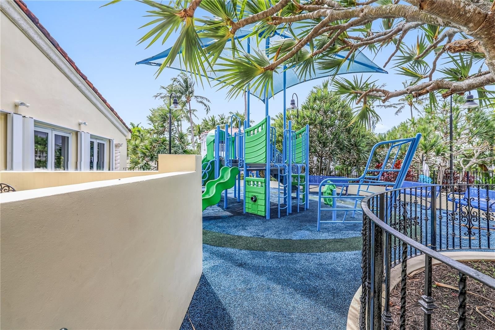 Building Photo - 3015 NE 208th St