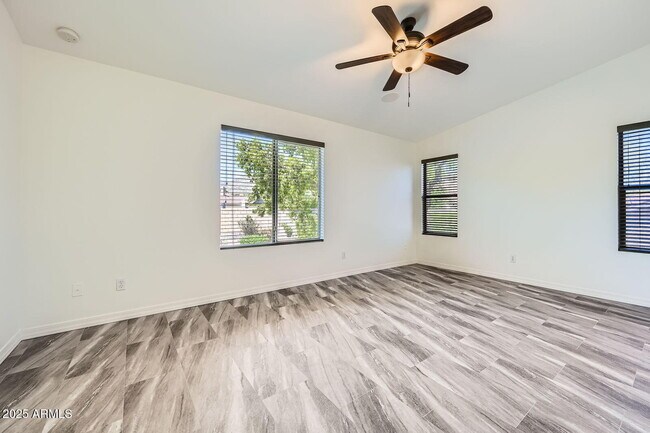 Building Photo - 10310 E Le Marche Dr