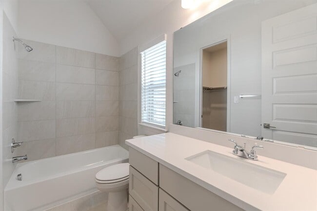 Building Photo - 15835 Wild Rose Bnd Dr