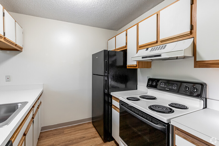 1BR, 1BA - Kitchen - Springville Mill