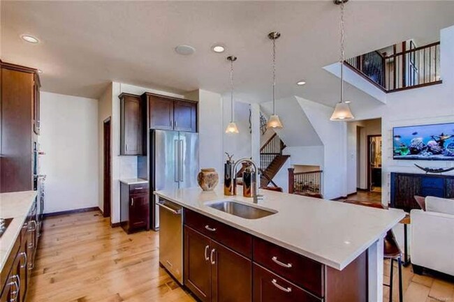 Building Photo - Spacious 6BR House in Arvada