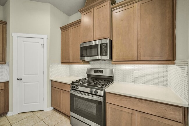 Building Photo - 323 N Spotted Fern Dr