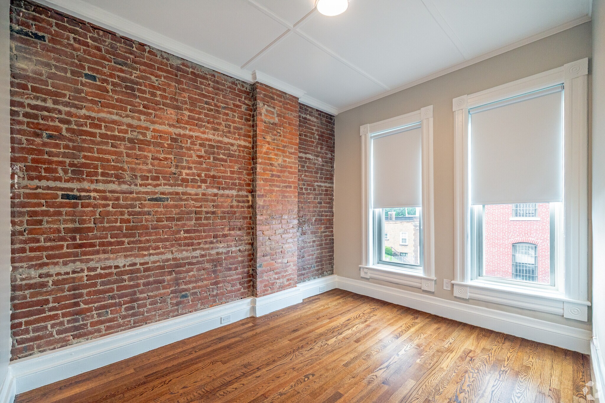 Building Photo - 62 Linden Ave