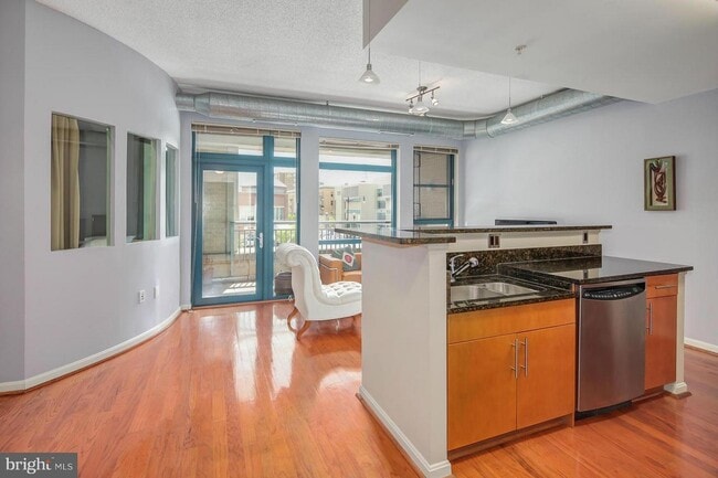 Building Photo - 1390 Kenyon St NW