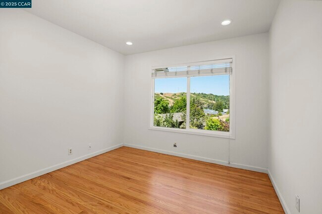 Building Photo - 18 Wimpole St