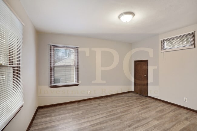 Building Photo - 3407 NE Monterey Ave
