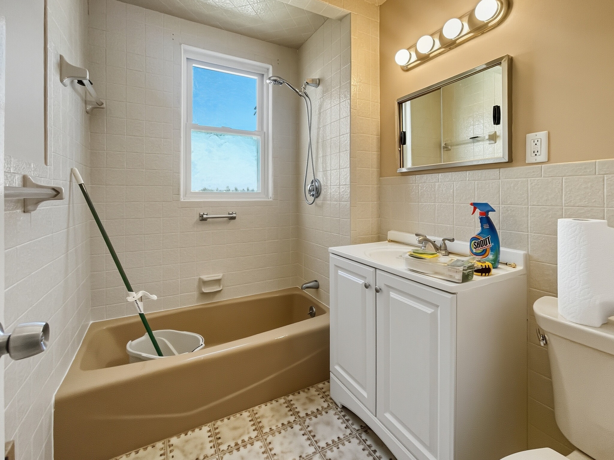 Building Photo - 19 Stearns Ave