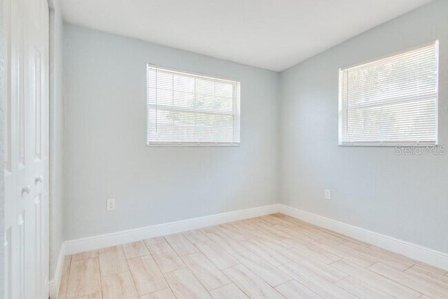 Building Photo - 9215 Starkey Rd