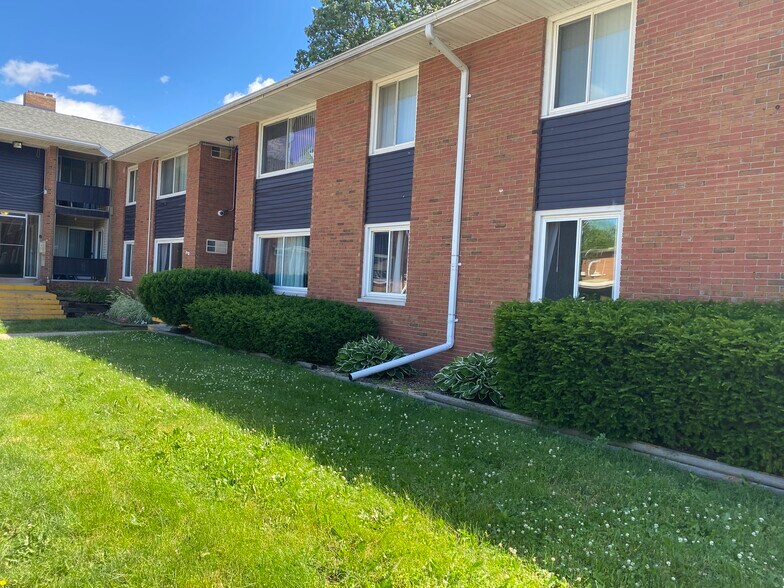 Pacific Flatz 1401 E Kalamazoo St Lansing MI 48912 Apartment Finder