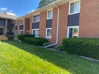 Building Photo - Pacific Flatz