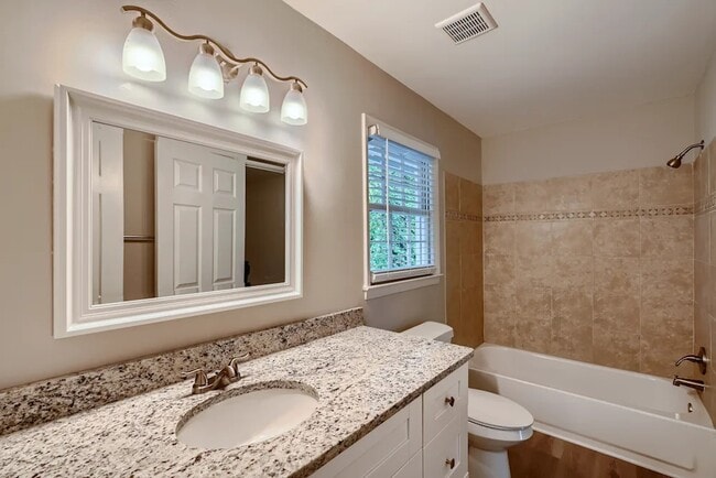 Building Photo - 1704 Chase Ridge Dr