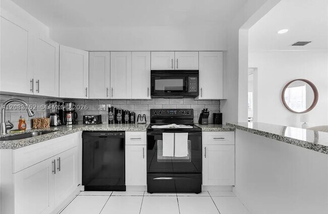 Building Photo - 6445 SW 22nd St
