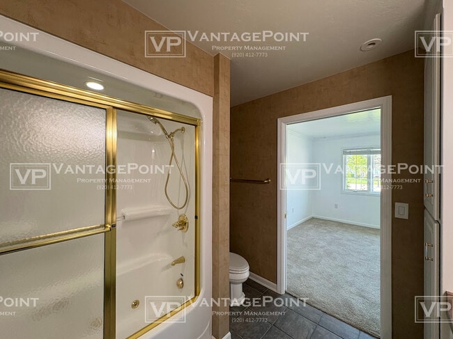 Building Photo - 1684 Twin Lakes Cir
