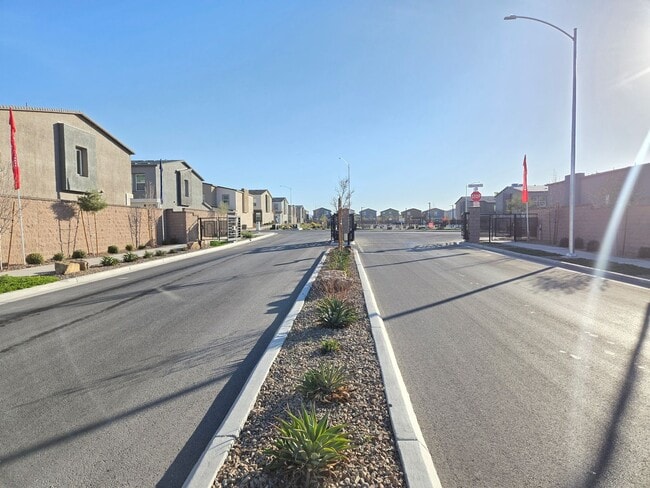 Building Photo - Kalea Trails Gated Cosmos Garden