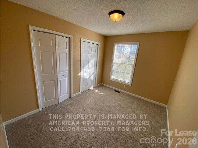 Building Photo - 318 Kimball St