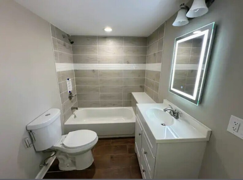 Building Photo - 149 S 14th Ave