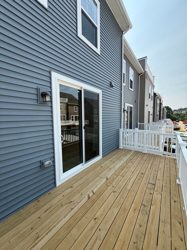 Building Photo - Luxury 3BR Townhome in Shipley Homestead | Quartz Kitchen, Fireplace & 2-Car Garage