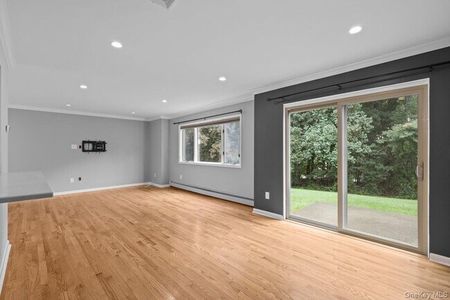 Building Photo - 5 Meadowlark Cir