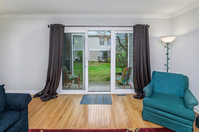 Building Photo - 53 Lawson Ln