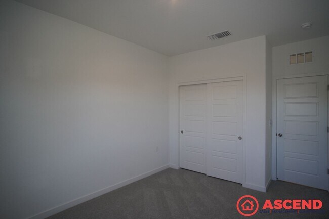 Building Photo - Stunning Home In Gossamer Grove!