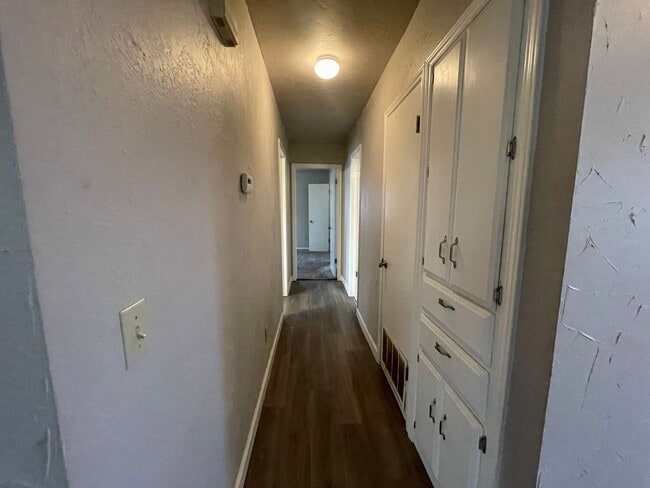 Building Photo - 2 Bed Duplex OKC- Move in Deposit-Free! (If Qualified)