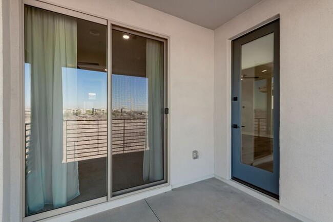 Building Photo - MOVE IN SPECIAL! Brand New 2 bedroom 2 bat...