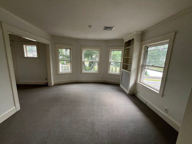 Building Photo - 206 Nahant St