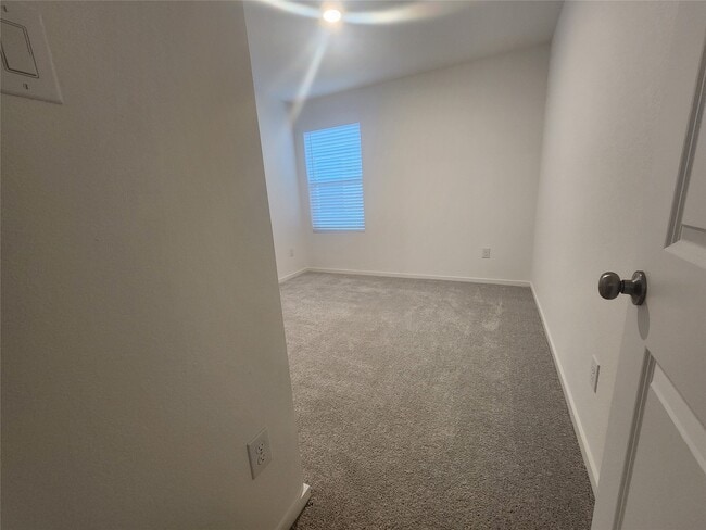 Building Photo - 715 Amberwood Creek Dr