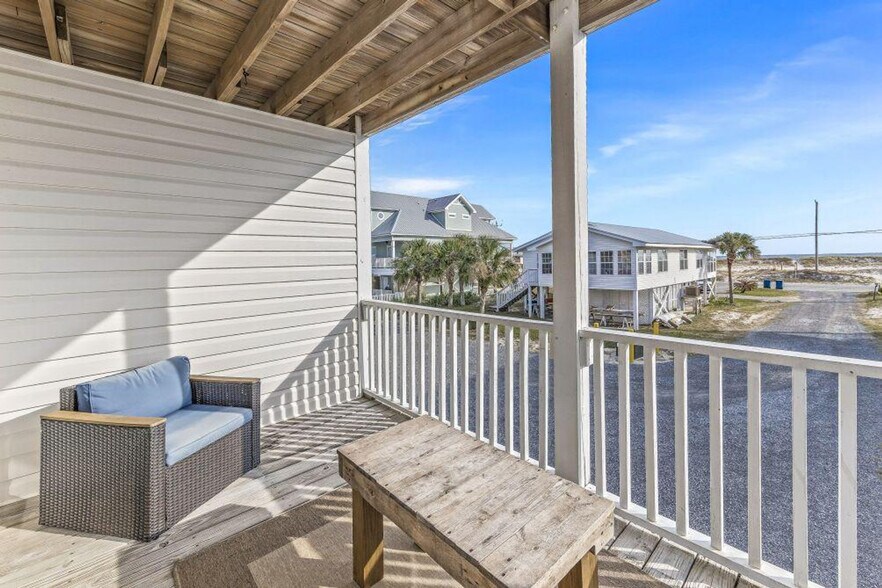 Building Photo - 1472 W Beach Blvd