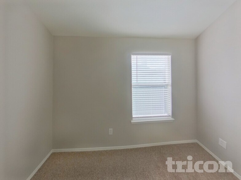 Building Photo - 14121 S Pass Rd