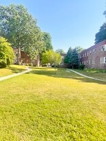 Building Photo - 7715 Park Dr E