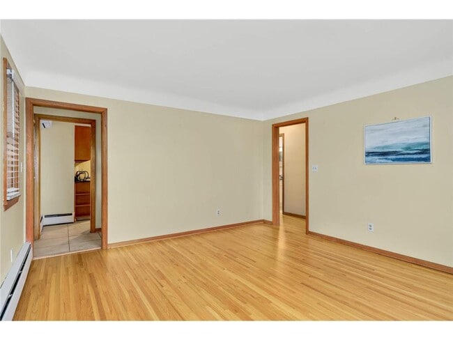 Building Photo - 2331 W Medicine Lake Dr