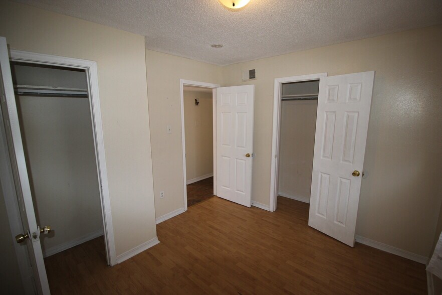 Building Photo - 176 Rosalie Dr