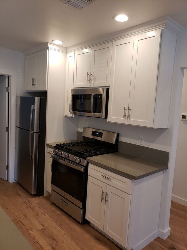 Building Photo - Beautiful Duplex Home near UC Davis Medical Center