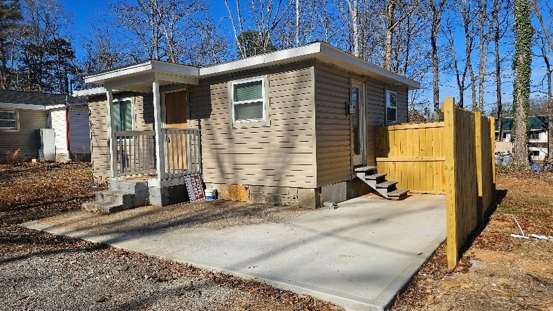 Building Photo - 1372 Ridge Rd