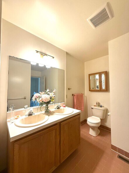 Building Photo - 112 Galway Cir