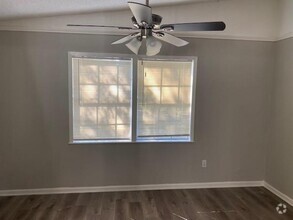 Building Photo - 405 Silver River Dr