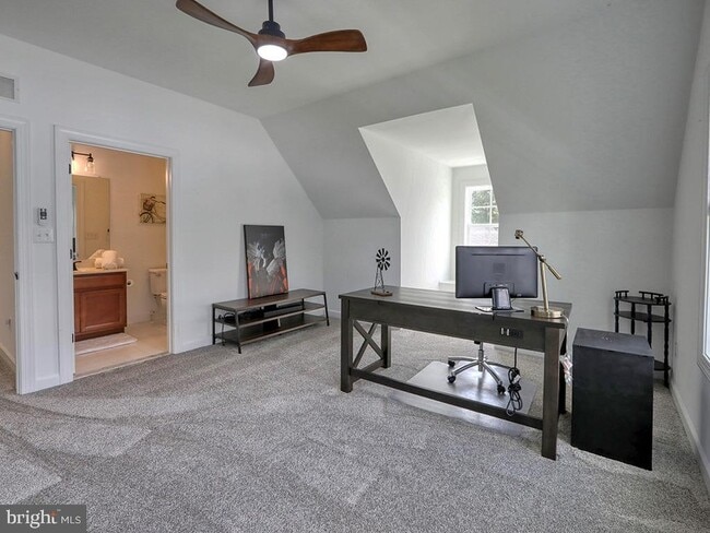 Building Photo - 36628 Dew Way