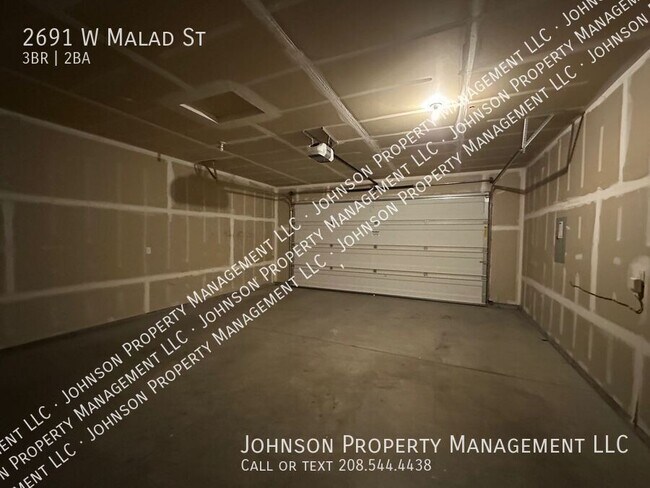 Building Photo - 2691 W Malad St