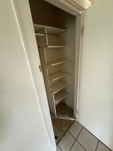 1 bedroom $1200 - 27 Hillside Ave