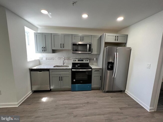 Building Photo - 2321 N 2nd St