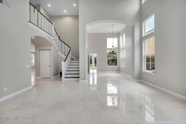 Building Photo - 6320 Ballantine Pl